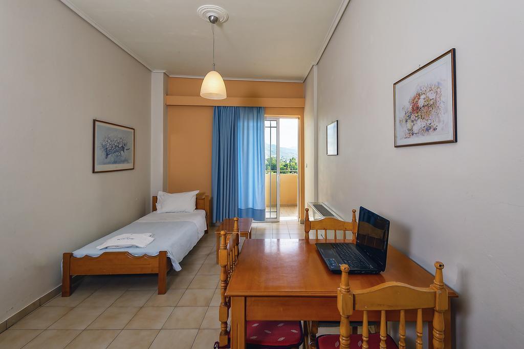 Hotel Fotini Kalamata Habitación foto