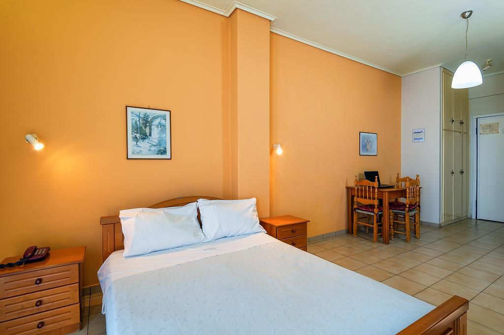 Hotel Fotini Kalamata Habitación foto