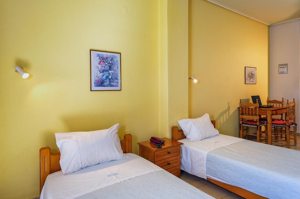 Hotel Fotini Kalamata Habitación foto